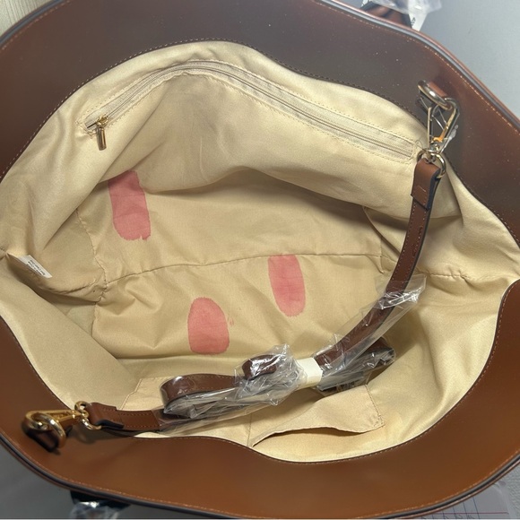 Women's Brown East West Straw Texture Colorblock Tote - Picture 9 of 9